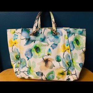 Guess tote